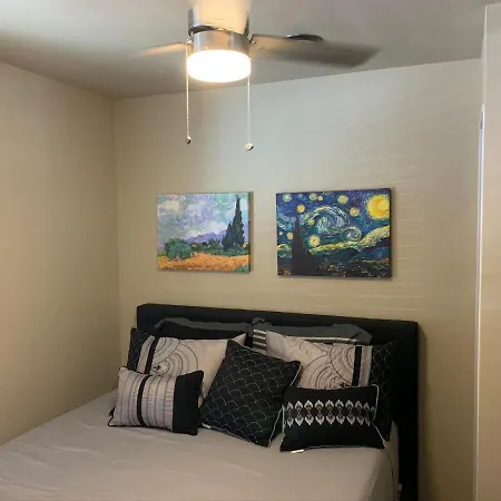 Dillon Ave Homes Cheyenne Room photo