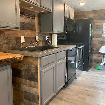 Dillon Ave Homes Cheyenne Room photo