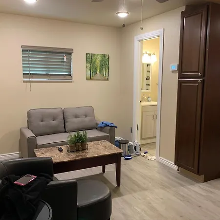 Dillon Ave Homes Cheyenne Room photo